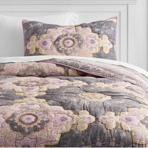 Pottery Barn Teen Bohemian Wonder Quilt Twin/Twin XL w/ one pillow sham